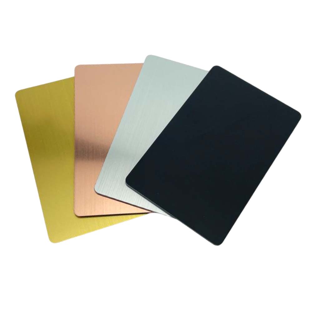 Un lado es de PVC Un lado es de metal